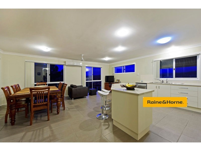 9 Atoli Rise, Pacific Pines QLD 4211