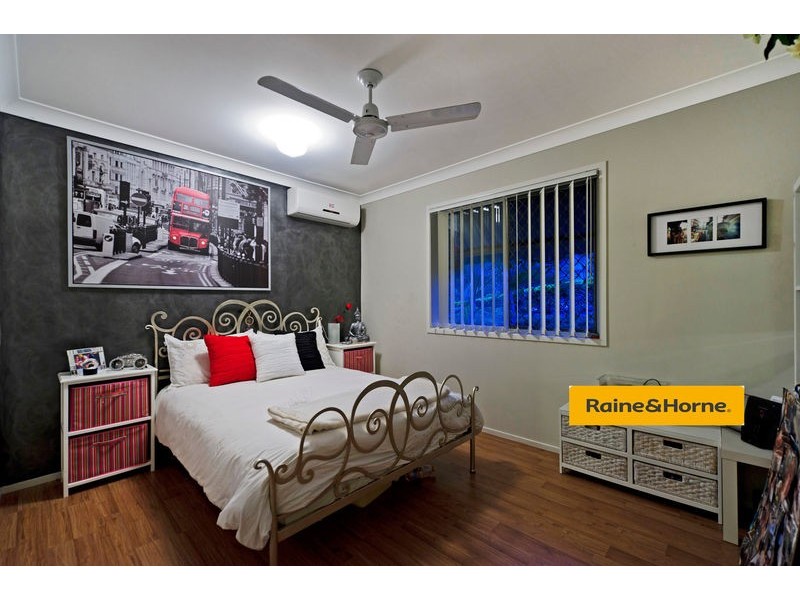 9 Atoli Rise, Pacific Pines QLD 4211