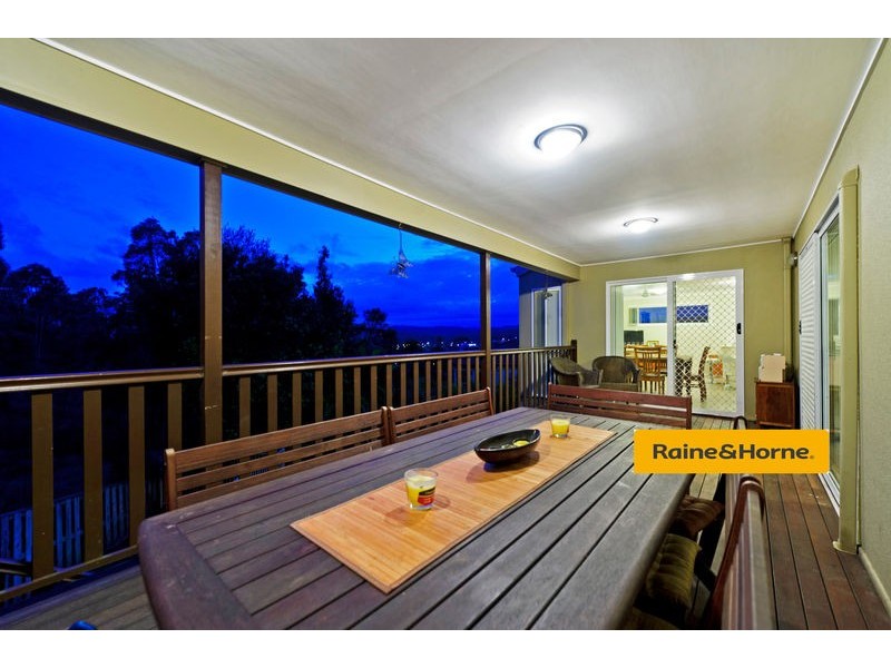 9 Atoli Rise, Pacific Pines QLD 4211