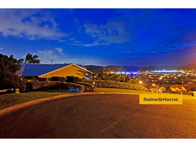 9 Atoli Rise, Pacific Pines QLD 4211