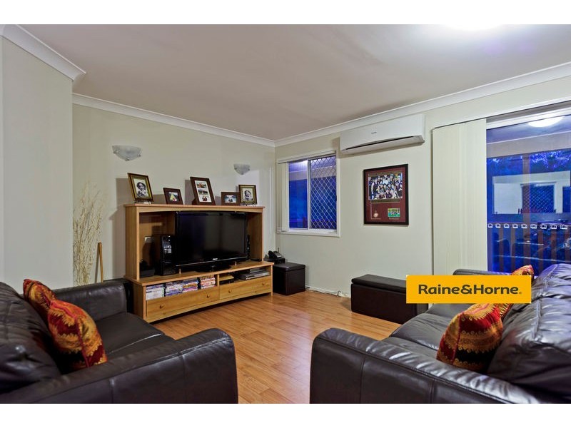 9 Atoli Rise, Pacific Pines QLD 4211