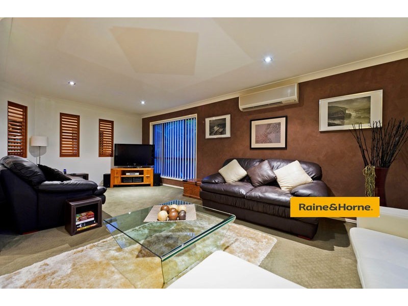 36 Galapagos Way, Pacific Pines QLD 4211