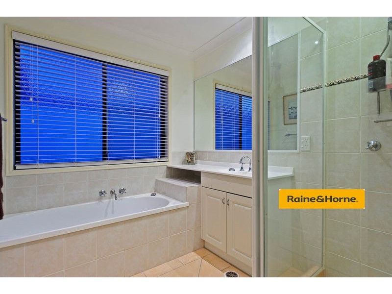 36 Galapagos Way, Pacific Pines QLD 4211