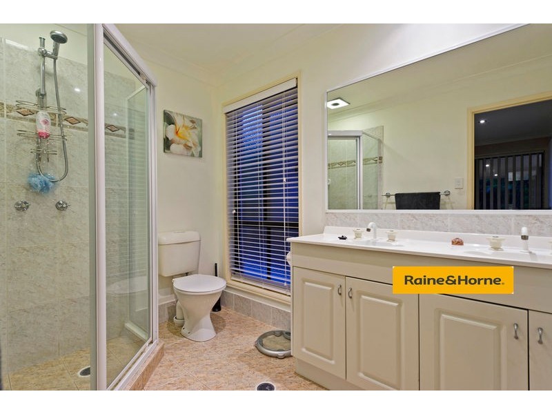 36 Galapagos Way, Pacific Pines QLD 4211