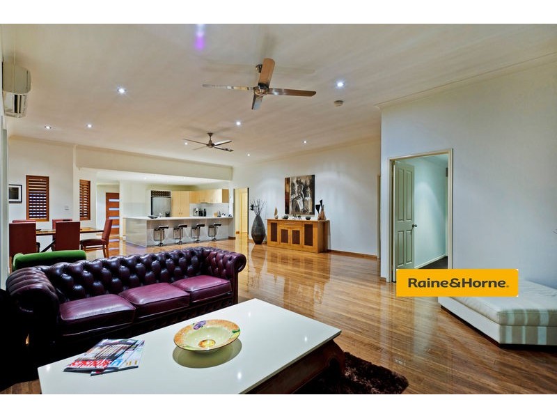 36 Galapagos Way, Pacific Pines QLD 4211