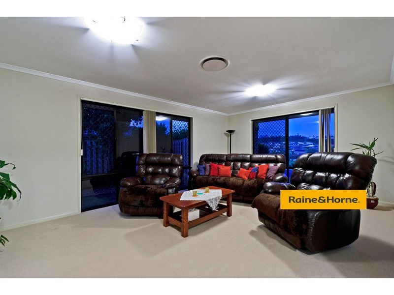 12 Beerwah Street, Pacific Pines QLD 4211