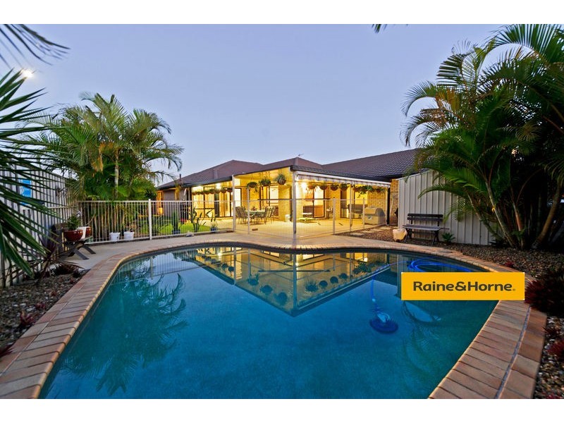 12 Beerwah Street, Pacific Pines QLD 4211