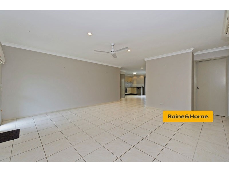 16/136 Pacific Pines Blvd, Pacific Pines QLD 4211