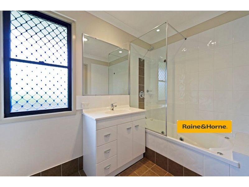 16/136 Pacific Pines Blvd, Pacific Pines QLD 4211