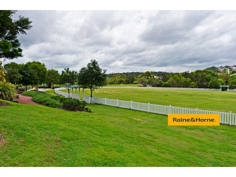 16/136 Pacific Pines Blvd, Pacific Pines QLD 4211