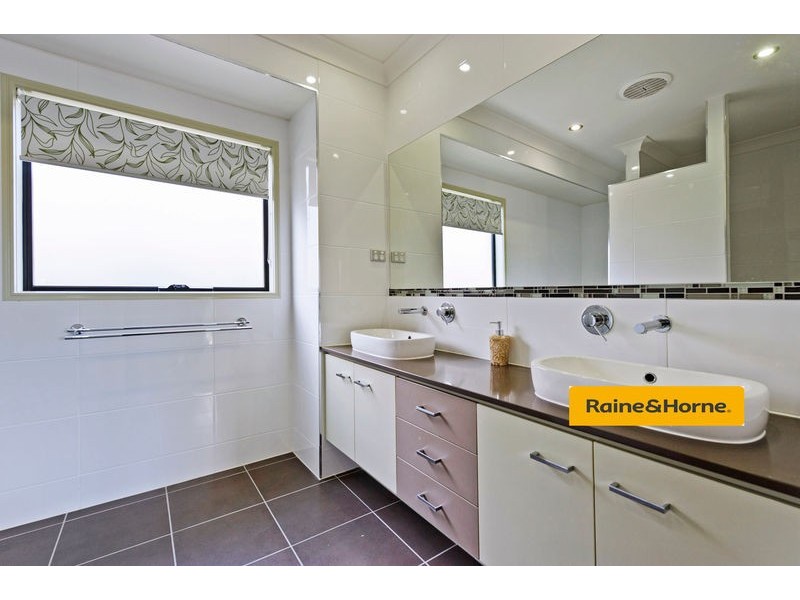 1 Macleay Circuit, Upper Coomera QLD 4209
