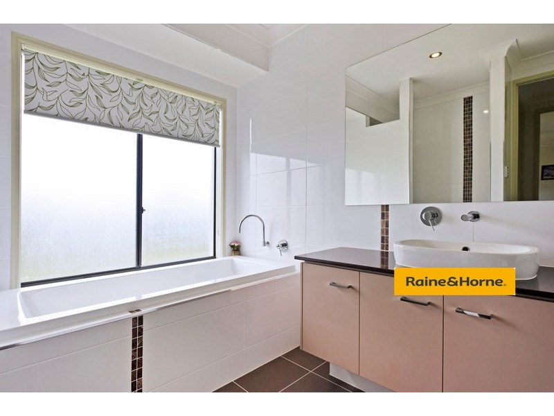 1 Macleay Circuit, Upper Coomera QLD 4209