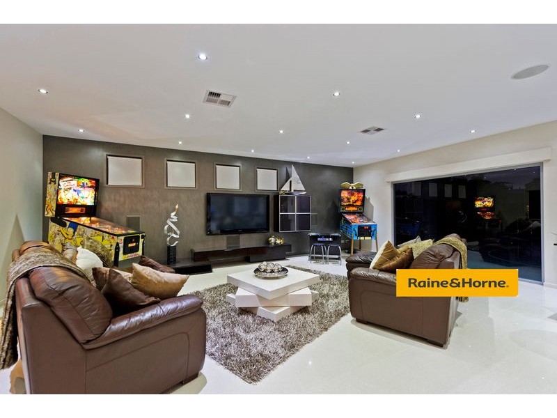 31 Westward Way, Coomera Waters QLD 4209
