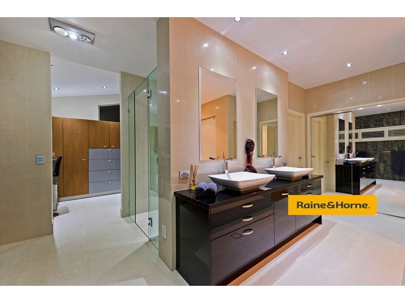 31 Westward Way, Coomera Waters QLD 4209