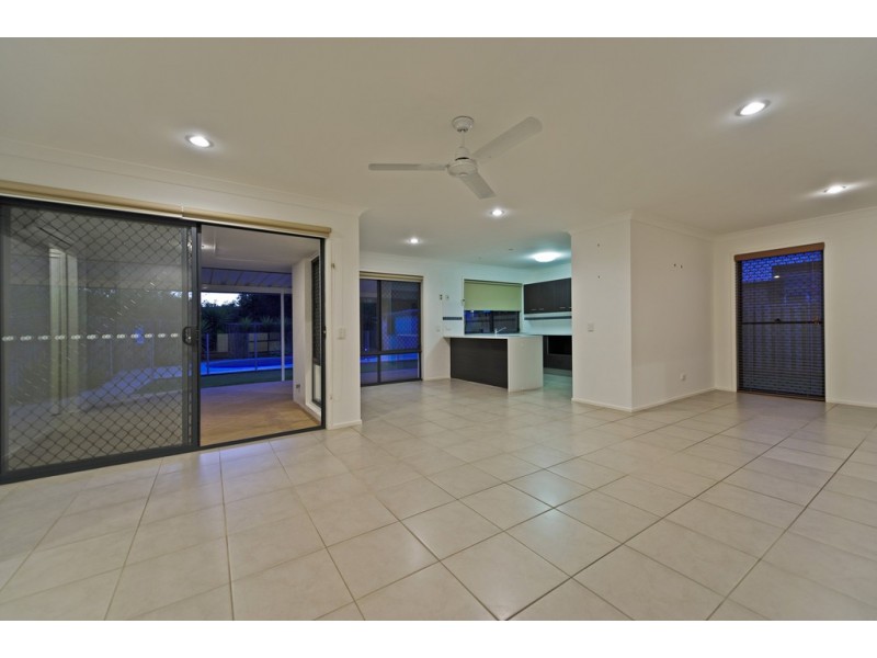 63 Cobb and Co Drive, Oxenford QLD 4210