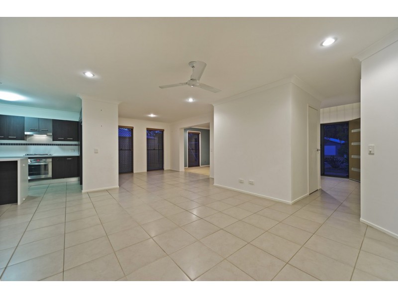 63 Cobb and Co Drive, Oxenford QLD 4210