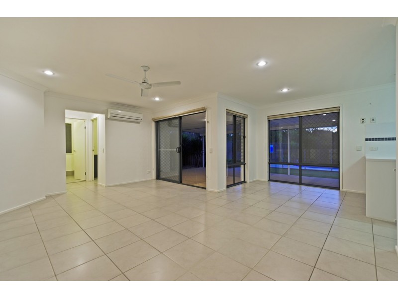 63 Cobb and Co Drive, Oxenford QLD 4210