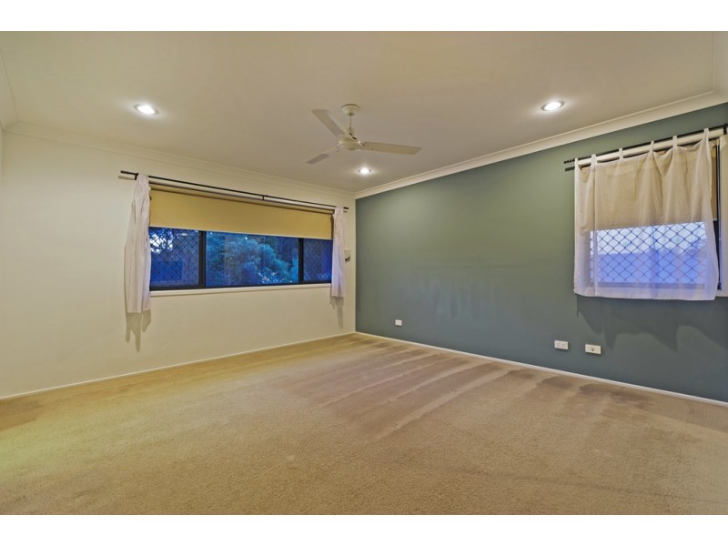 63 Cobb and Co Drive, Oxenford QLD 4210