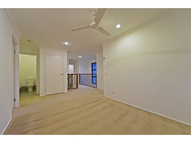 63 Cobb and Co Drive, Oxenford QLD 4210