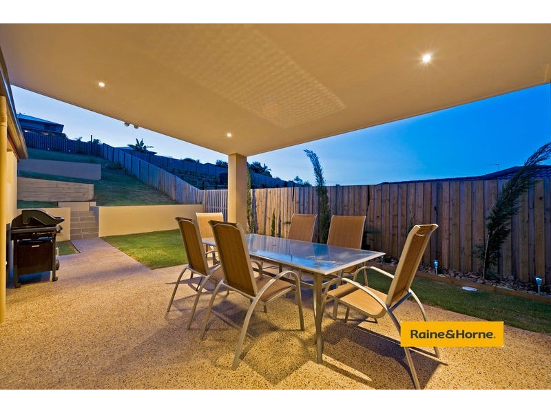 19 Bimberi Row, Pacific Pines QLD 4211