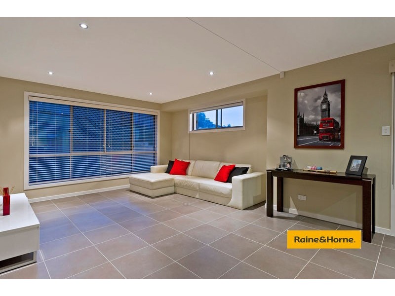 19 Bimberi Row, Pacific Pines QLD 4211