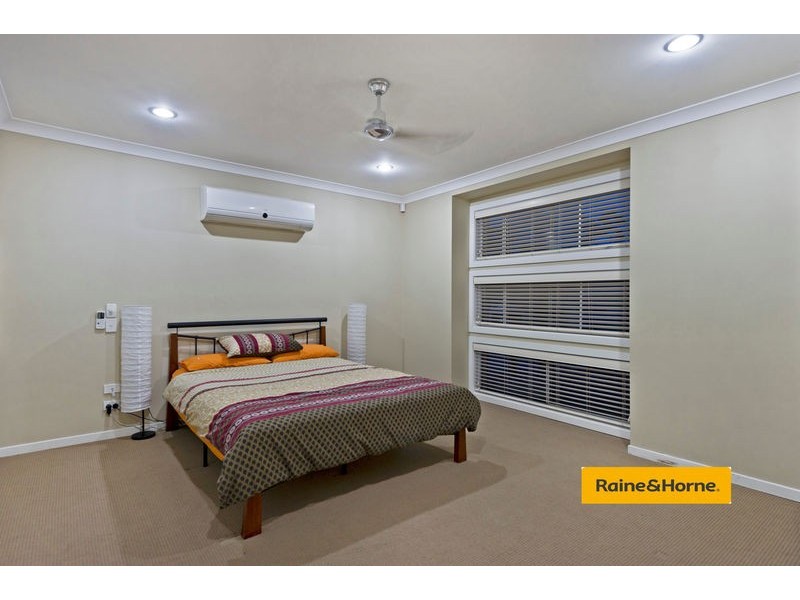 19 Bimberi Row, Pacific Pines QLD 4211