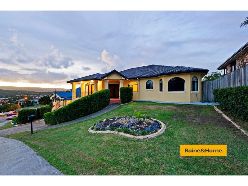 42 Manra Way, Pacific Pines QLD 4211