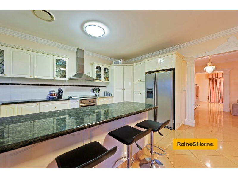 42 Manra Way, Pacific Pines QLD 4211