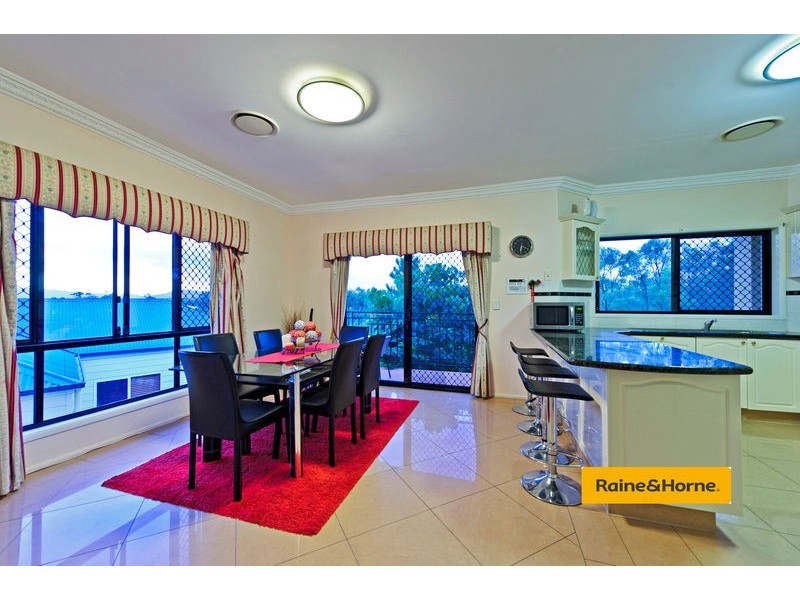 42 Manra Way, Pacific Pines QLD 4211