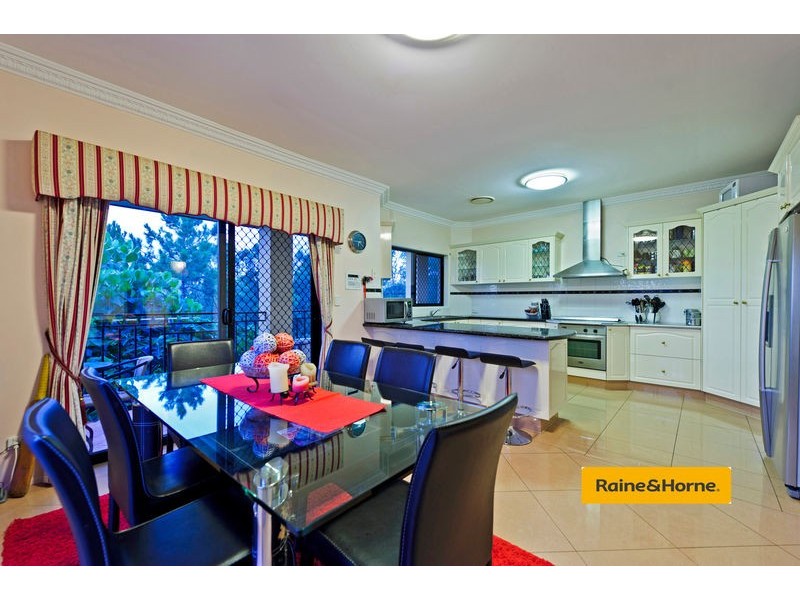 42 Manra Way, Pacific Pines QLD 4211