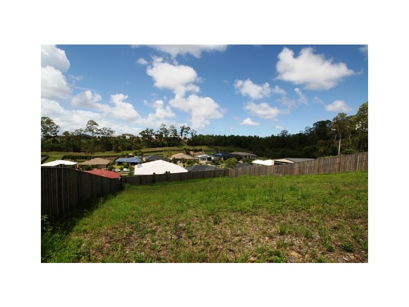 33 McAuley Parade, Pacific Pines QLD 4211