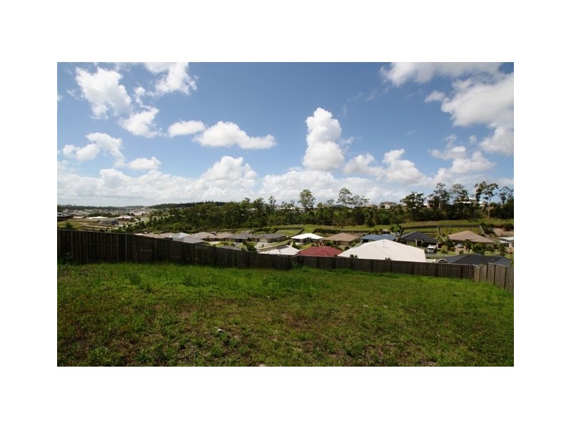 33 McAuley Parade, Pacific Pines QLD 4211