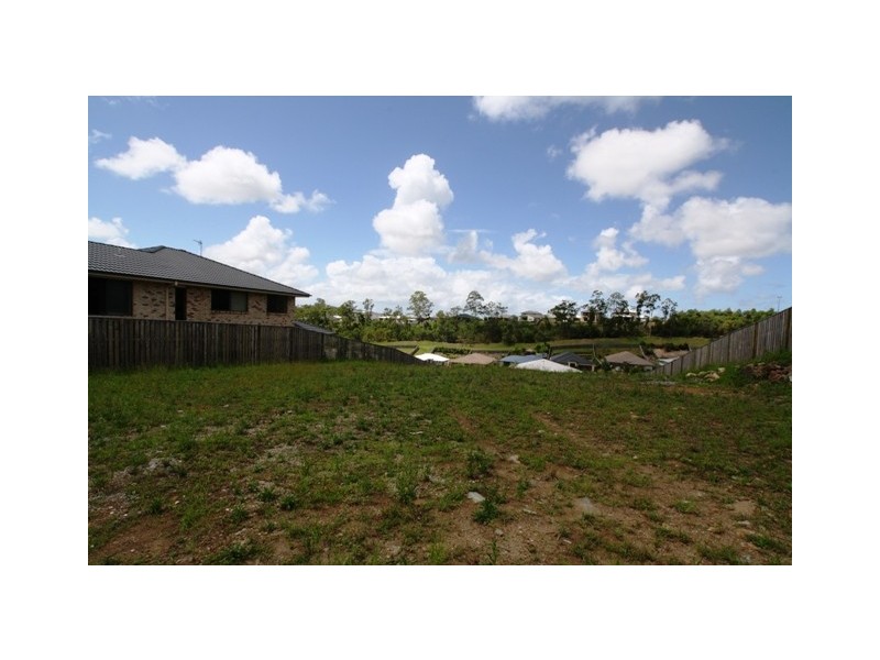 33 McAuley Parade, Pacific Pines QLD 4211