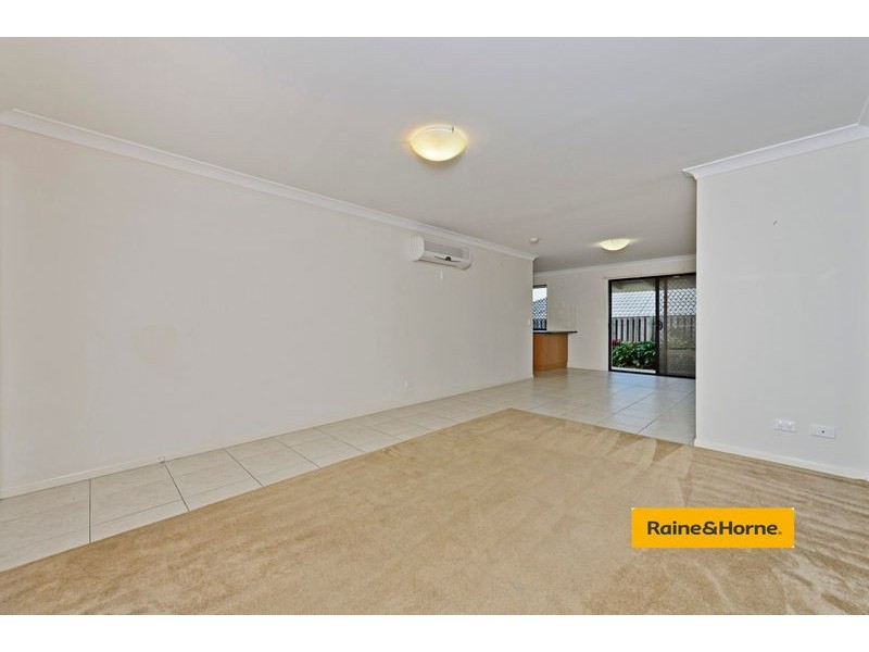 1/30 Witheren Circuit, Pacific Pines QLD 4211