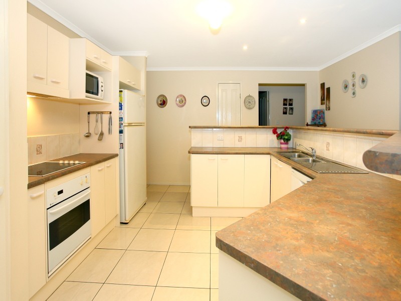 10 Rosswood Court, Helensvale QLD 4212