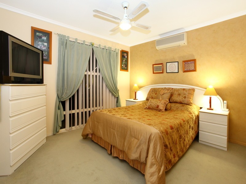 10 Rosswood Court, Helensvale QLD 4212