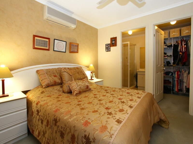 10 Rosswood Court, Helensvale QLD 4212