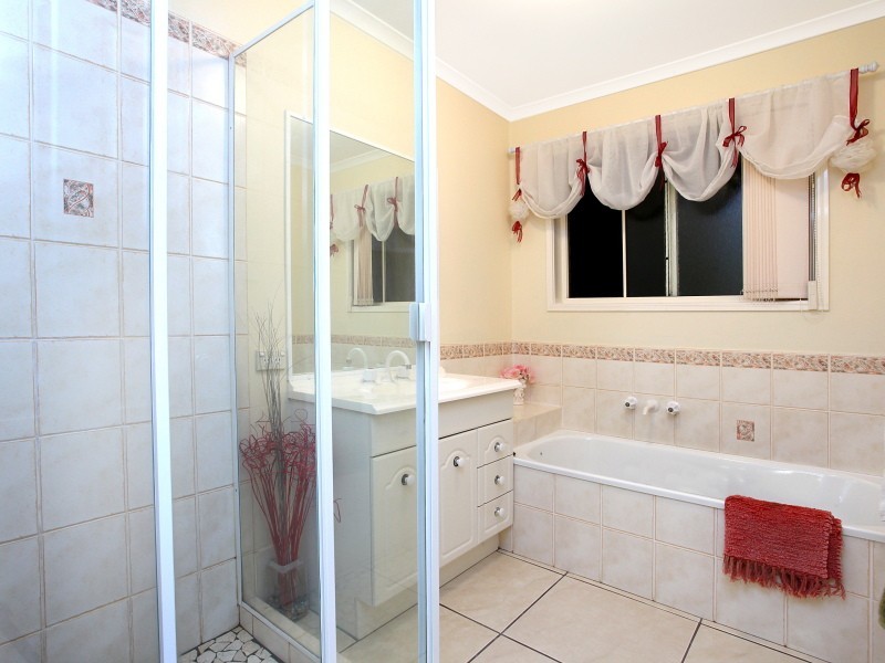 10 Rosswood Court, Helensvale QLD 4212