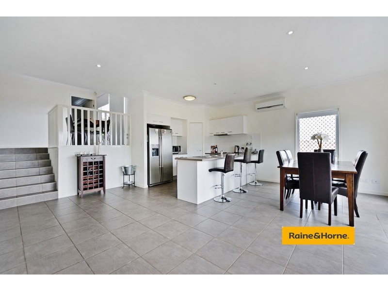 17 Elkins Street, Pacific Pines QLD 4211