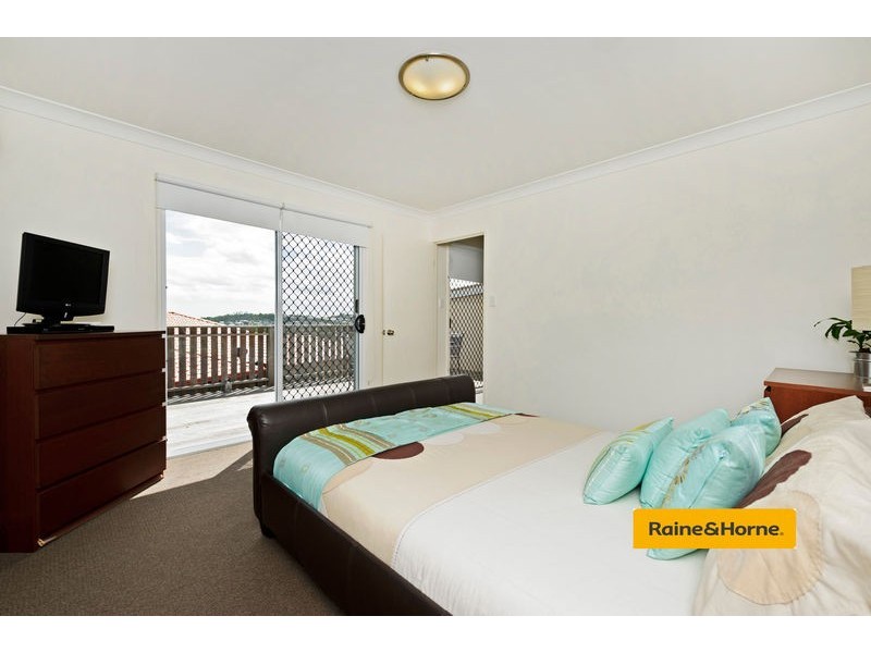 17 Elkins Street, Pacific Pines QLD 4211
