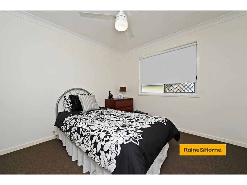 17 Elkins Street, Pacific Pines QLD 4211