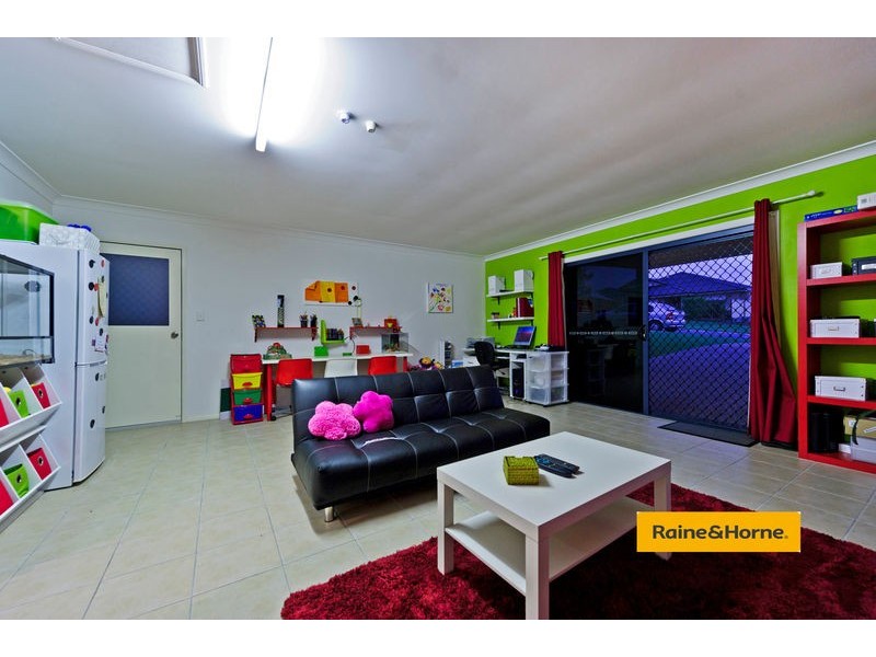 23 Beerwah Street, Pacific Pines QLD 4211