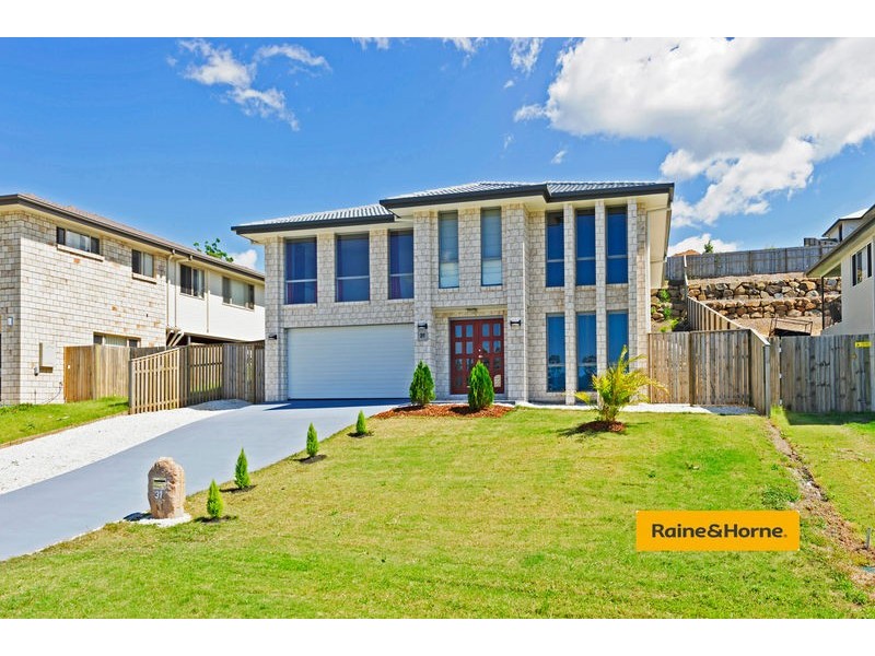 31 Hadrian Crescent, Pacific Pines QLD 4211