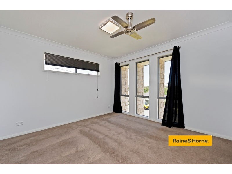 31 Hadrian Crescent, Pacific Pines QLD 4211
