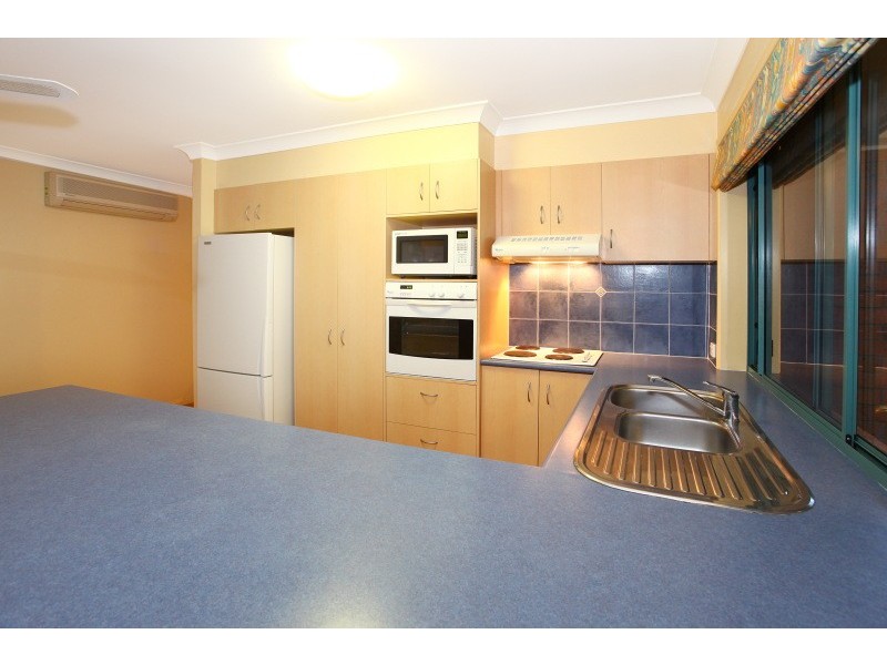 1/98 Cootharaba Drive, Helensvale QLD 4212