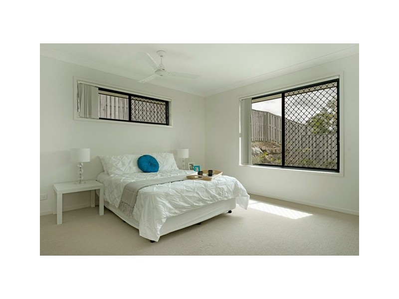 20 Witheren Cct, Pacific Pines QLD 4211