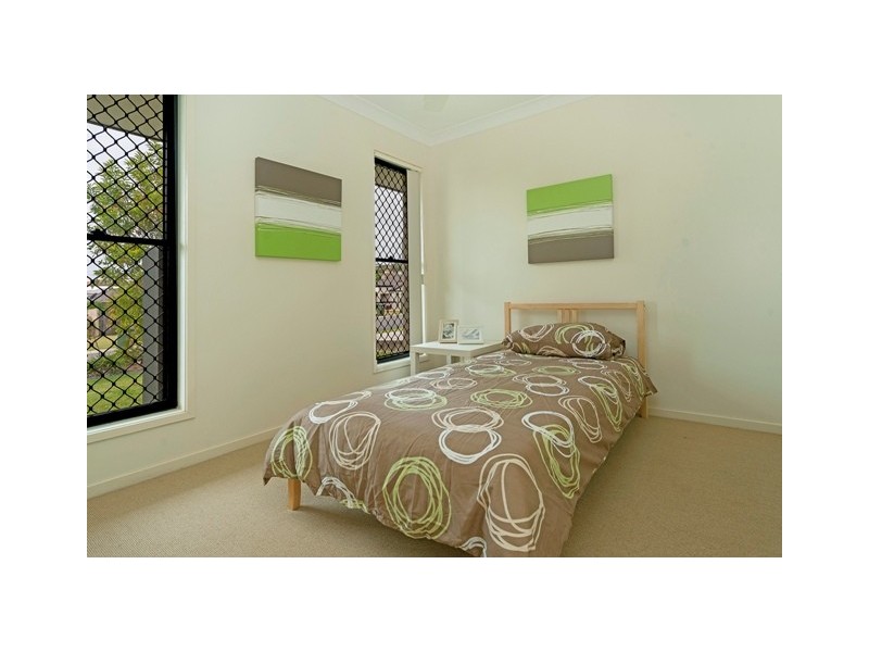 20 Witheren Cct, Pacific Pines QLD 4211