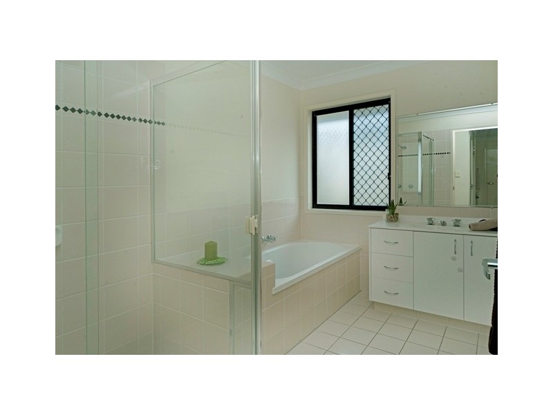 20 Witheren Cct, Pacific Pines QLD 4211