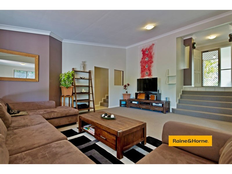 12 Bounty Way, Pacific Pines QLD 4211