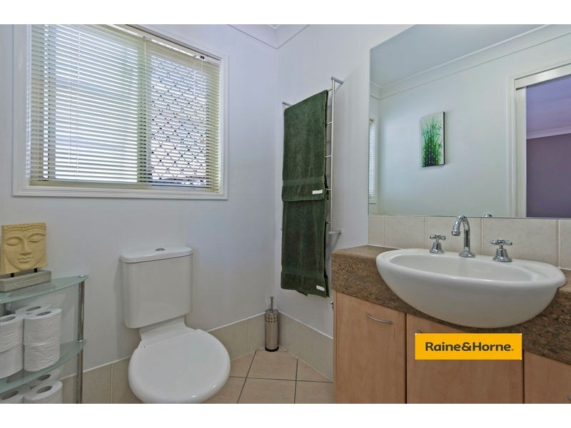 12 Bounty Way, Pacific Pines QLD 4211